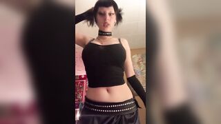 Sexy TikTok Girls: Big titty goth gf #1