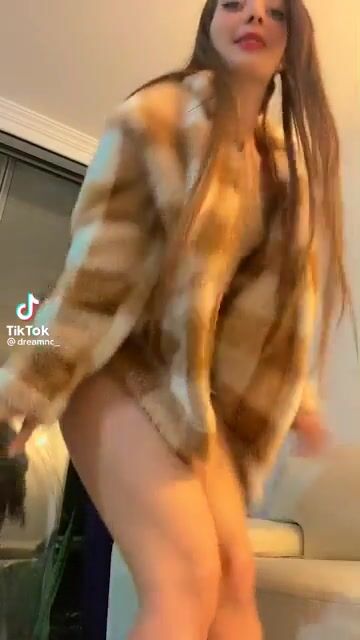 cutie shaking it lil fast