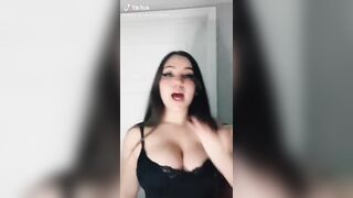 Sexy TikTok Girls: They be jiggling #2