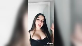 Sexy TikTok Girls: They be jiggling #3