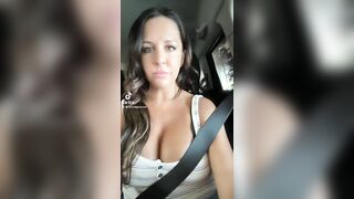 Big Tits Flash at the car wash