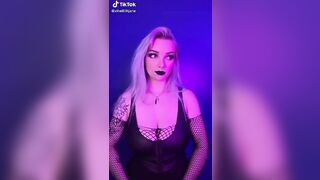 Sexy TikTok Girls: Need to see her on a trampoline #2