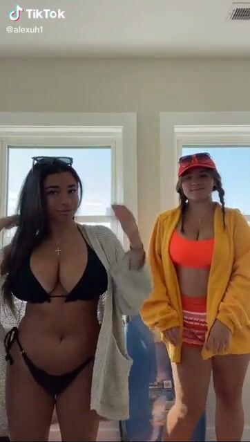 Big tits and a bikini= a good video!