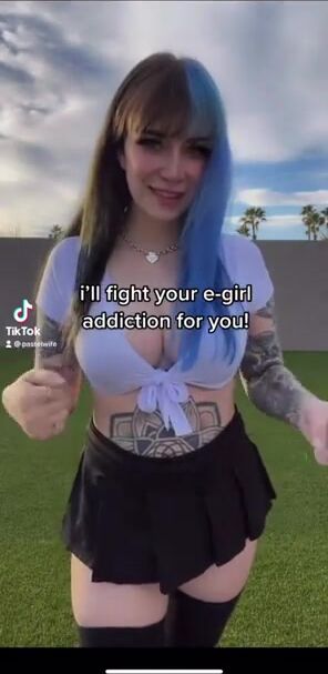 big tiddy egirl ????