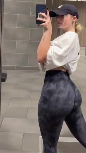The best kind of gym girls