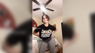 Sexy TikTok Girls: Those leggings are a gift from god #2