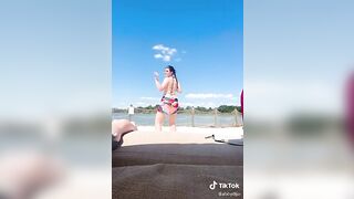 Sexy TikTok Girls: White girl twerk @abbydijo #4