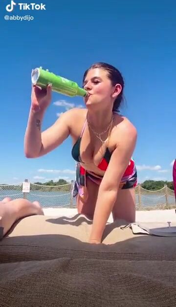 White girl twerk @abbydijo