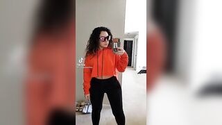 Sexy TikTok Girls: Those hips... #1