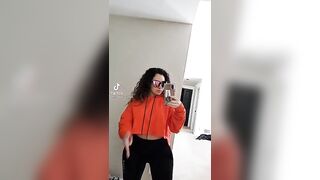 Sexy TikTok Girls: Those hips... #3