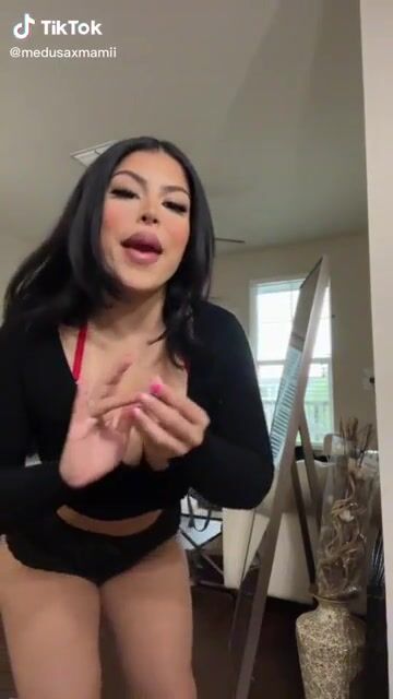 Lawd, her booty is ????‍????