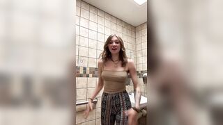 Sexy TikTok Girls: It looks chilly in there #1