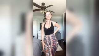 Sexy TikTok Girls: Those glasses #2