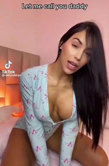 Beautiful Latina ????
