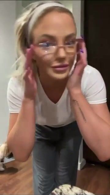 Thicc girl doing buss it