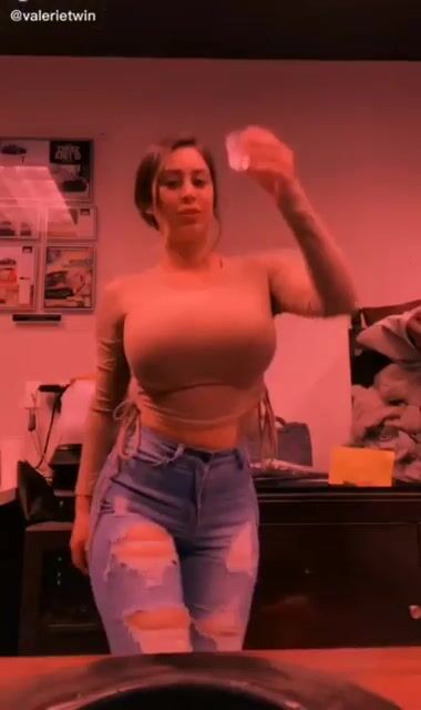 Medium big ass, tiny waist, enormous tits
