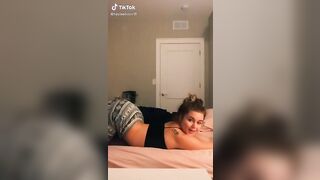 Sexy TikTok Girls: An extremely interesting title #2