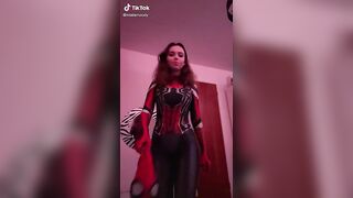 Sexy TikTok Girls: Miaismoody, 18, showing off more curves #2