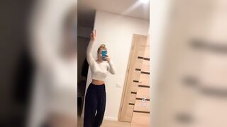 Sexy TikTok Girls: Myselfenreta Buss It Challenge #3