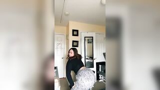 Thicc thot twerking ????