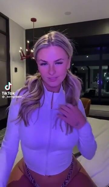waistline and tits on point